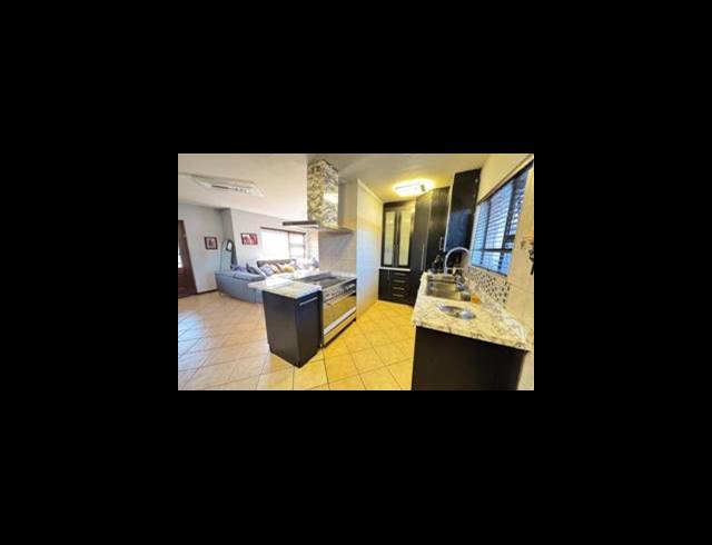 3 BEDROOM TOWNHOUSE FOR SALE IN KLOPPERPARK